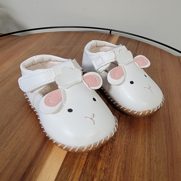 Mai Do Duo white Bunny Rabbit Baby Shoes First Walker Non Slip Size 15 / 7-8 mo. - Picture 4 of 17